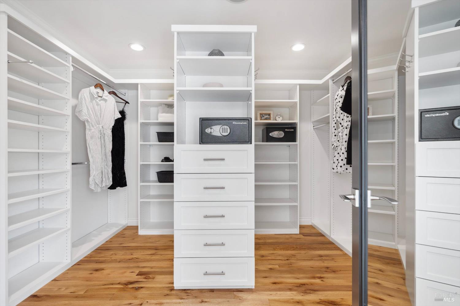 1524 Chablis Road Healdsburg, CA 95448 - Photo 14 of 44 Gallery Image 14