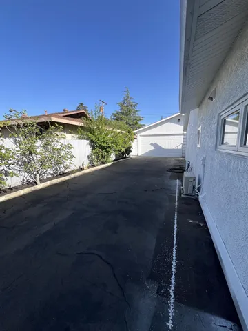a view of entryway with a front door