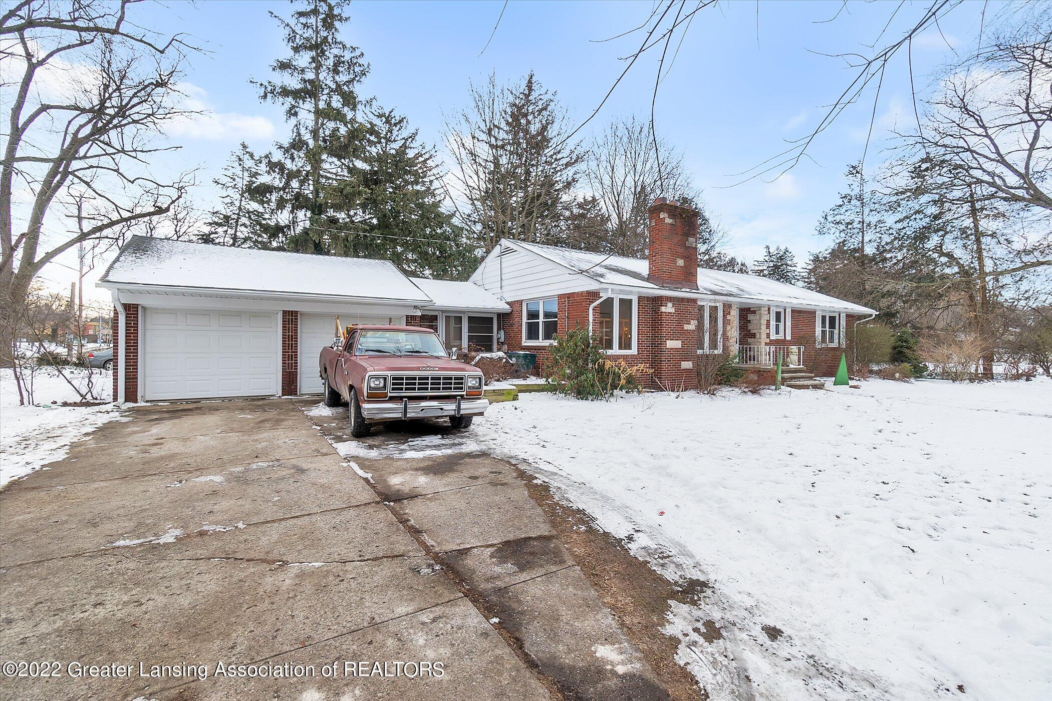 103 Oxford Road East Lansing, MI 48823 - Photo 2 of 36 02-103-Oxford-Rd-WindowStill-Real-Estate