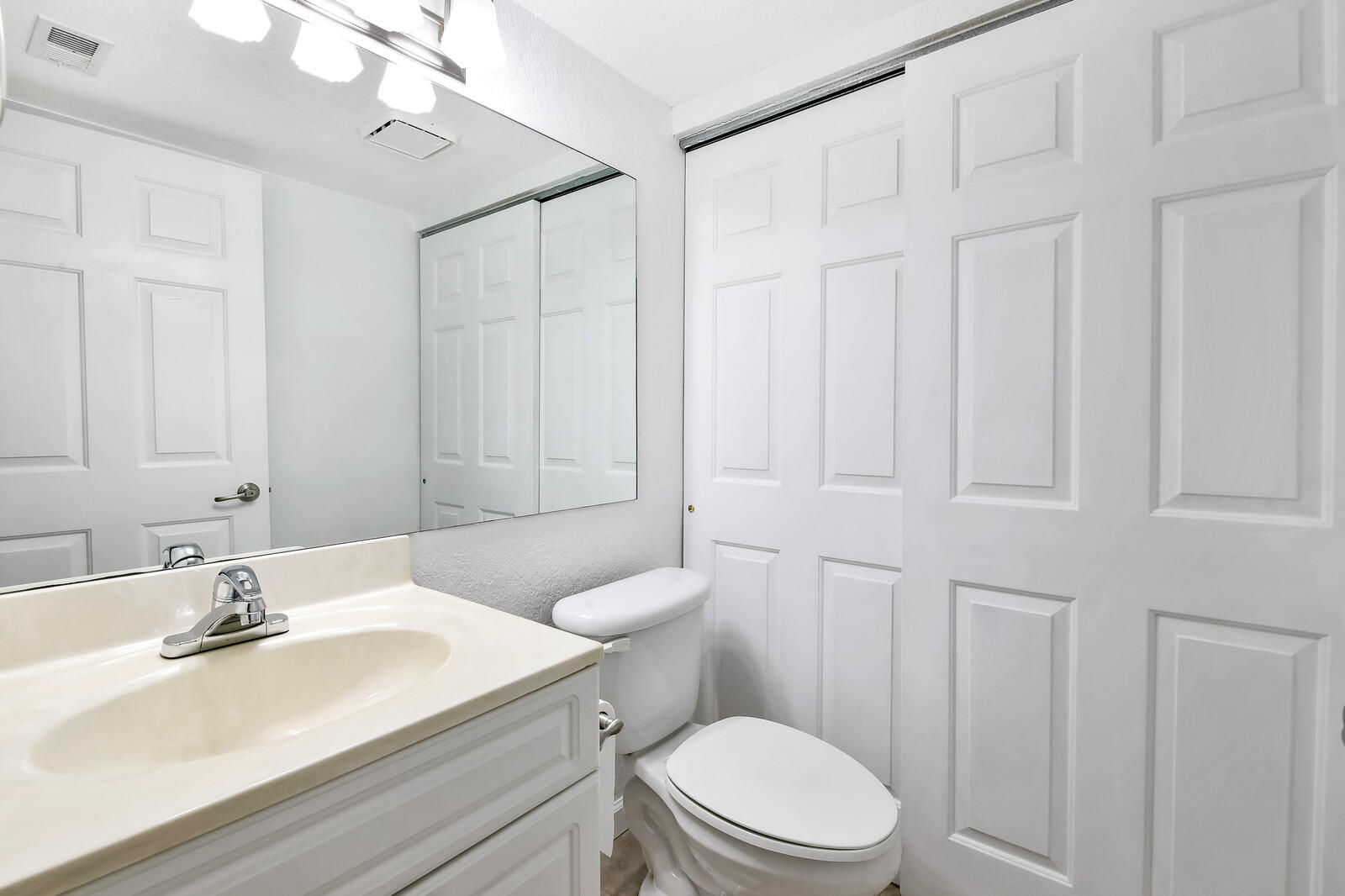 8075 Severn Drive, Unit C Boca Raton, FL 33433 - Photo 12 of 31 12_Image_12_mls