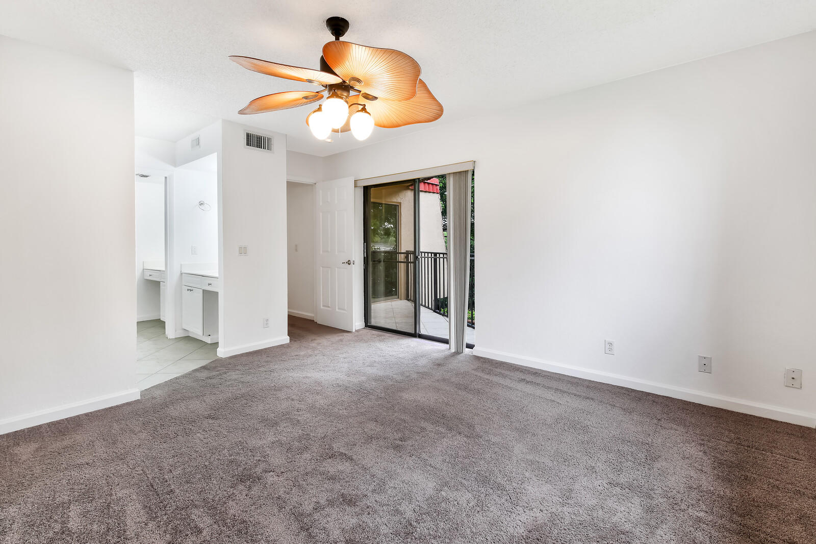 8075 Severn Drive, Unit C Boca Raton, FL 33433 - Photo 18 of 31 18_Image_18_mls