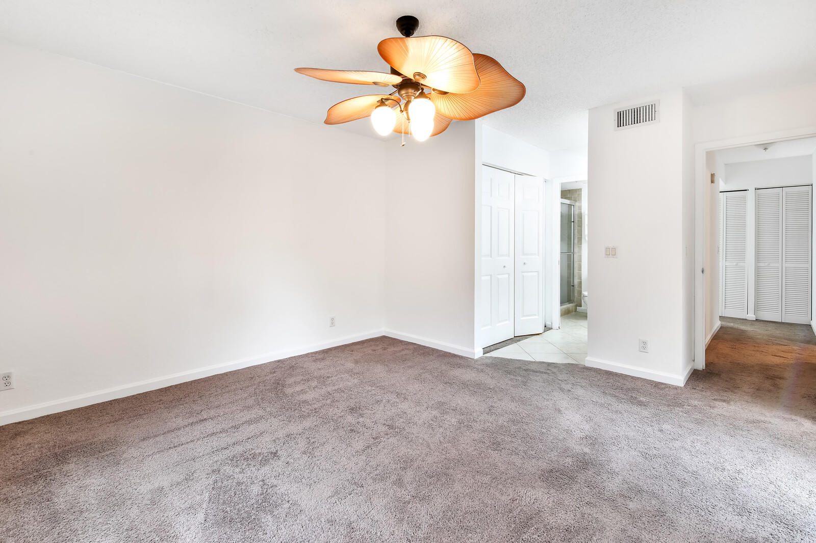8075 Severn Drive, Unit C Boca Raton, FL 33433 - Photo 19 of 31 19_Image_19_mls