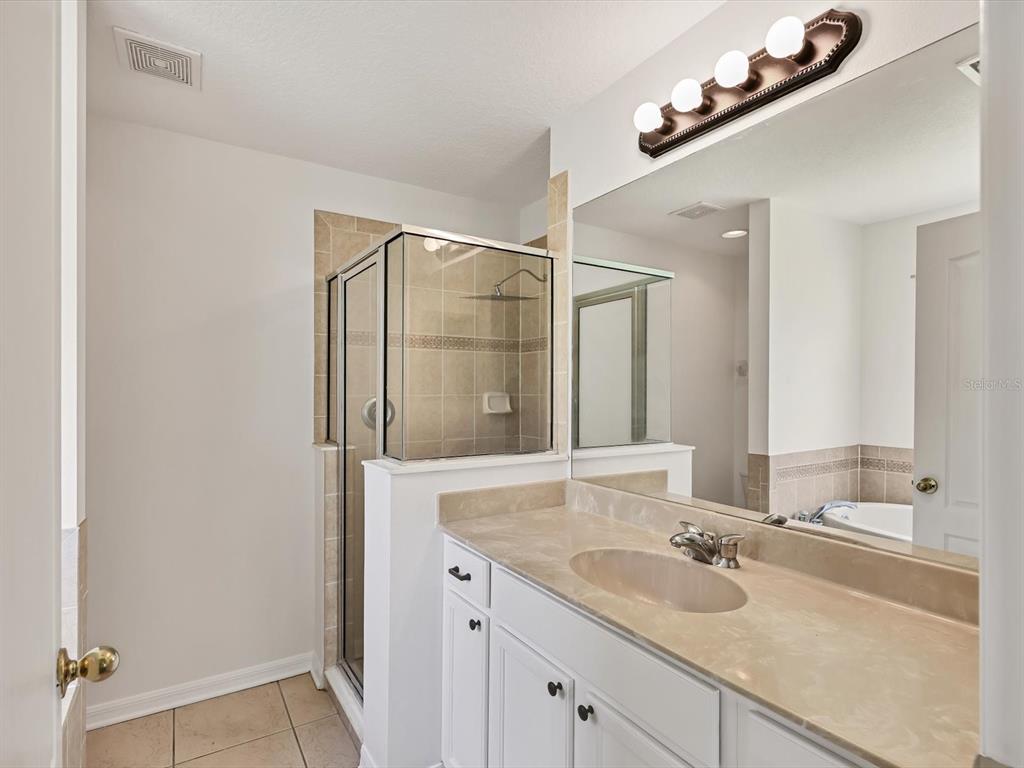 6258 Blue Runner Court Lakewood Ranch, FL 34202 - Photo 15 of 23