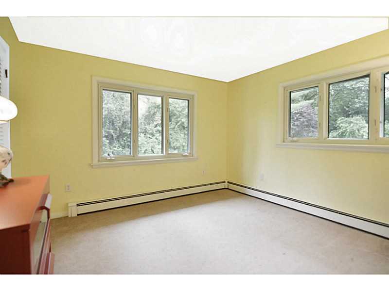 81 Post Road South Kingstown, RI 02879 - Photo 17 of 25 Bedroom.