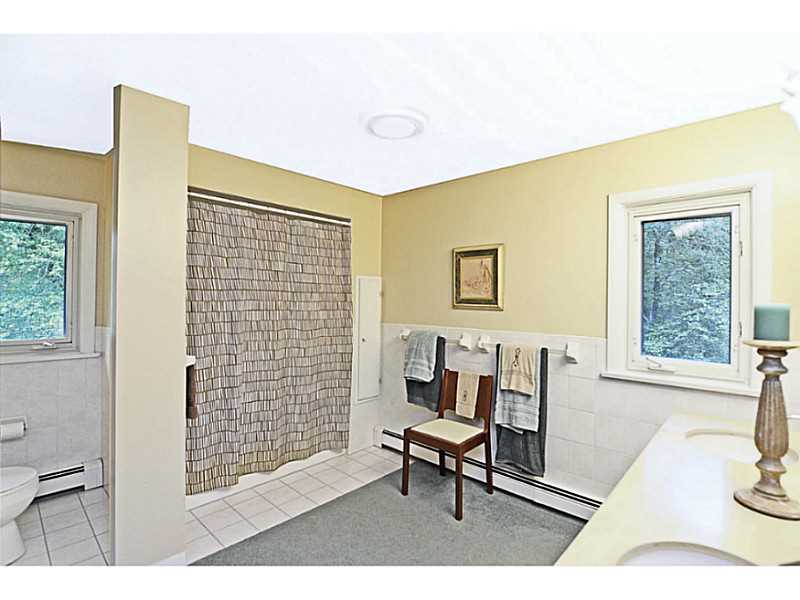 81 Post Road South Kingstown, RI 02879 - Photo 23 of 25 Bathroom.