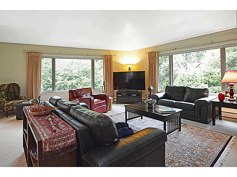 81 Post Road South Kingstown, RI 02879 - Photo 6 of 25 Den/Family/Great Room.