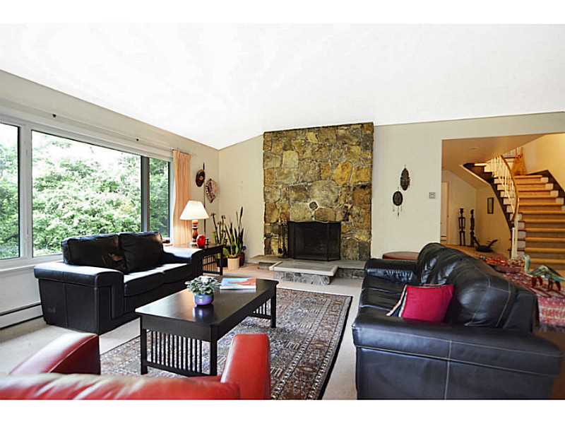 81 Post Road South Kingstown, RI 02879 - Photo 8 of 25 Den/Family/Great Room.