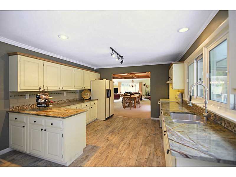 81 Post Road South Kingstown, RI 02879 - Photo 9 of 25 Kitchen.