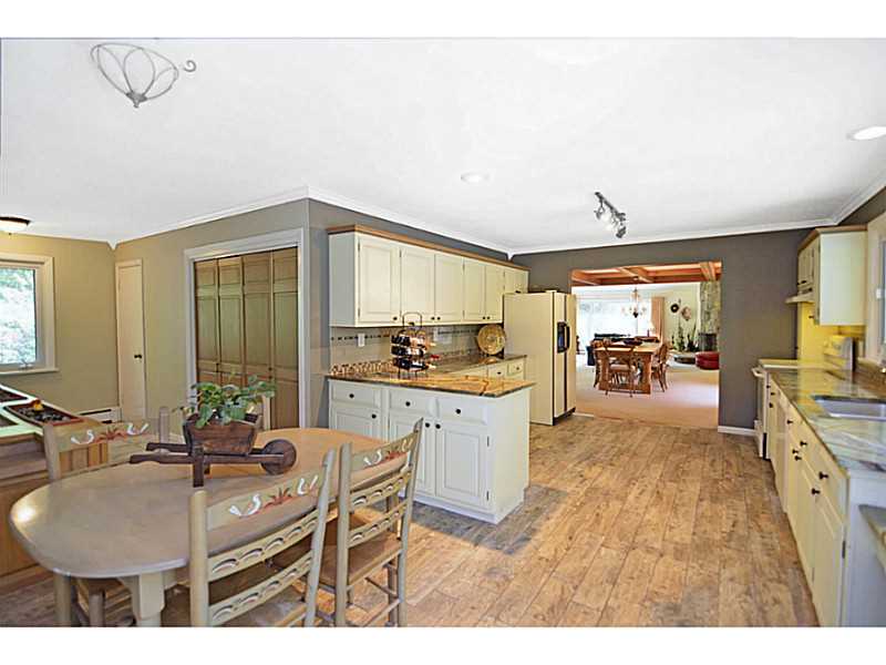81 Post Road South Kingstown, RI 02879 - Photo 10 of 25 Kitchen.