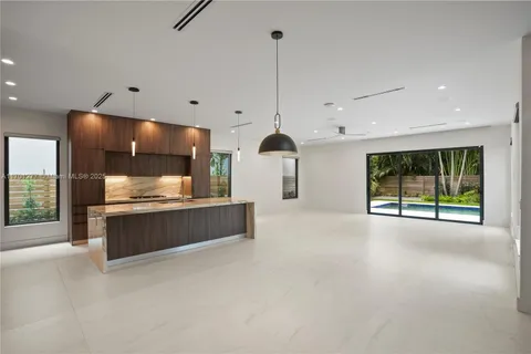 $2,675,000 | 739 Northeast 17th Way, Fort Lauderdale, FL 33304