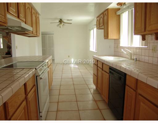 2250 East Manse Road Pahrump, NV 89048 - Photo 6 of 18 Kitchen.