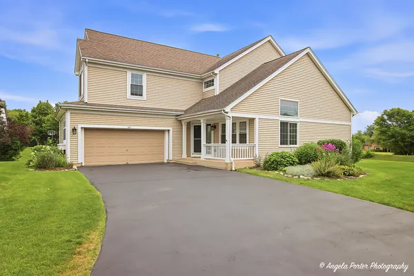 $470,000 | 331 Hampton Court, Crystal Lake, IL 60012
