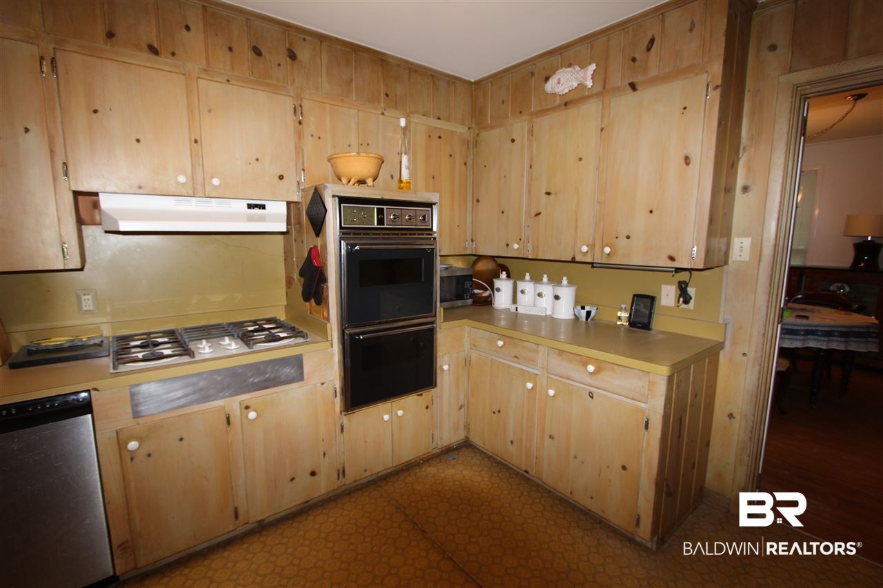 12110 Jessamine Street Magnolia Springs, AL 36555 - Photo 17 of 30 Kitchen