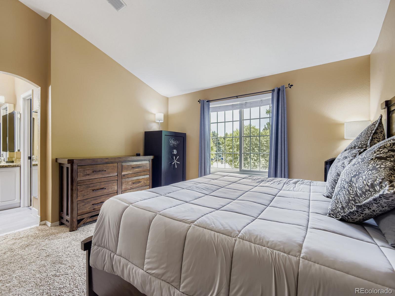 9750 Red Oakes Drive Highlands Ranch, CO 80126 - Photo 15 of 32