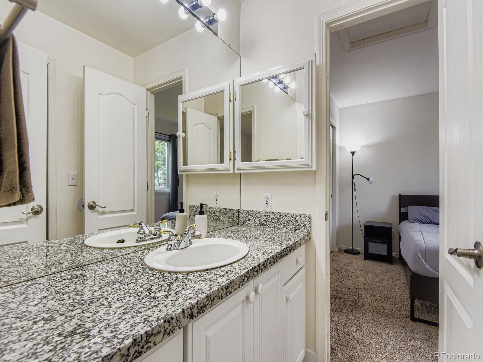 9750 Red Oakes Drive Highlands Ranch, CO 80126 - Photo 21 of 32