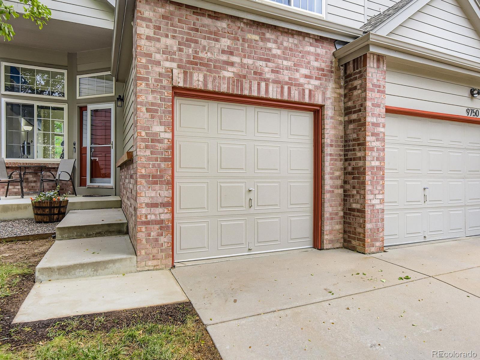9750 Red Oakes Drive Highlands Ranch, CO 80126 - Photo 3 of 32