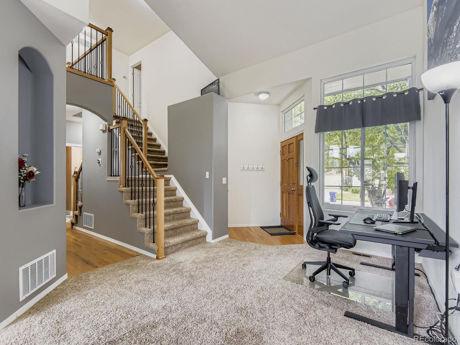 9750 Red Oakes Drive Highlands Ranch, CO 80126 - Photo 4 of 32