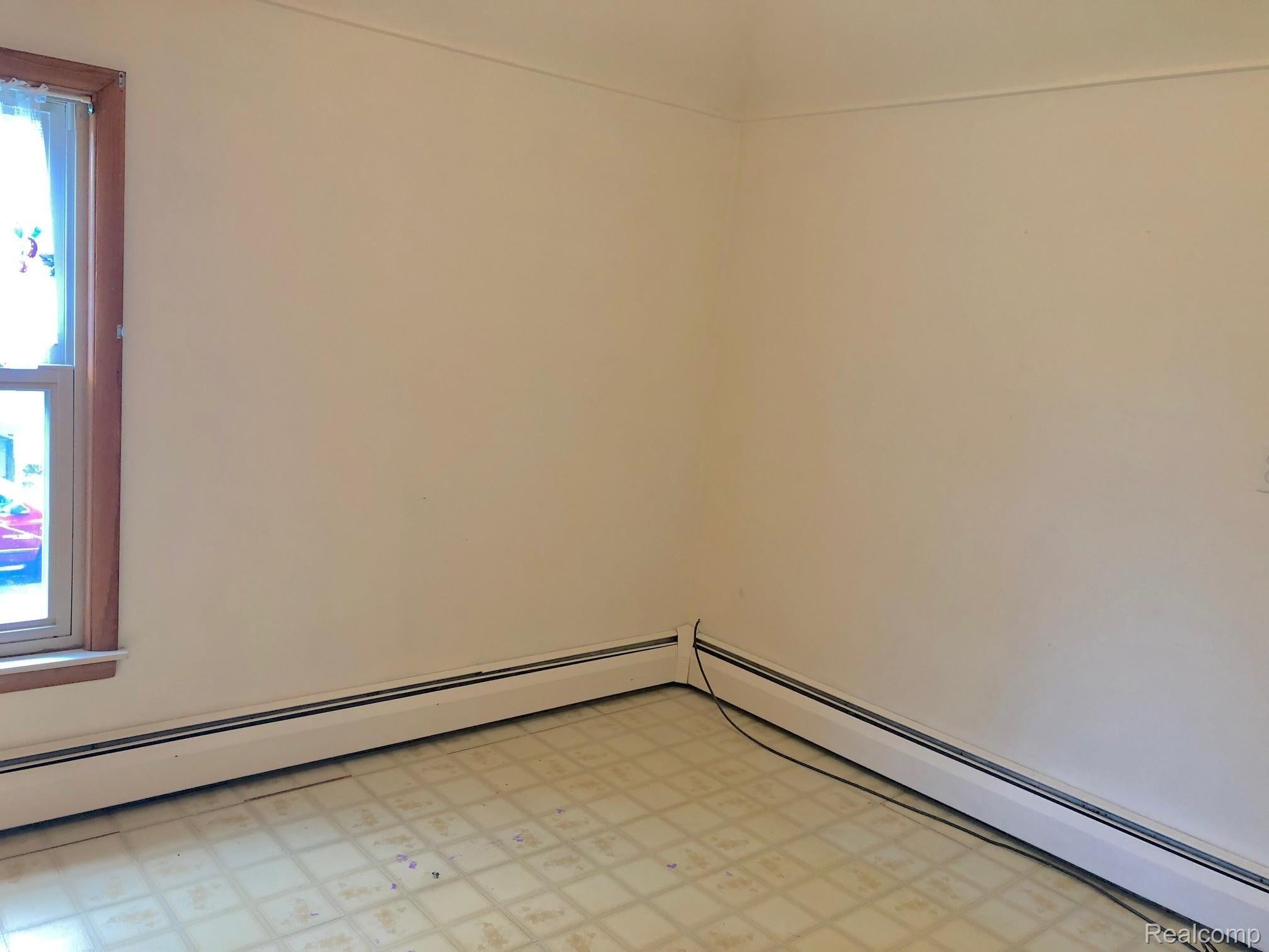 28015 King Road Romulus, MI 48174 - Photo 30 of 47 k39.jpg