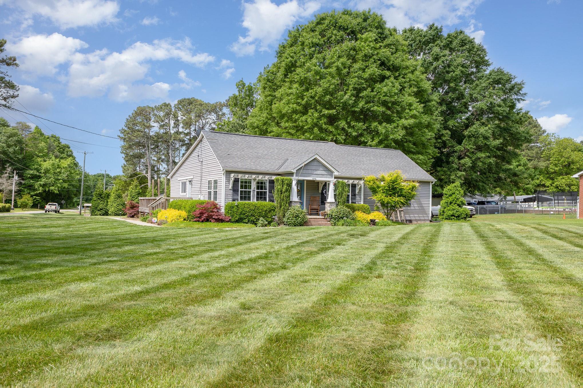 878 Cold Springs Road Concord, NC 28025 - Photo 4 of 31 Gallery Image 4