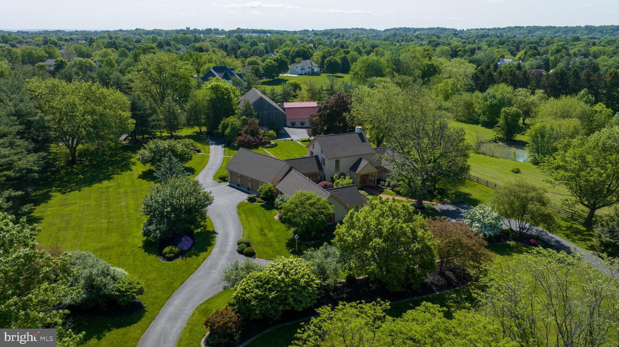 550 Stonehenge Drive Lititz, PA 17543 - Photo 2 of 45