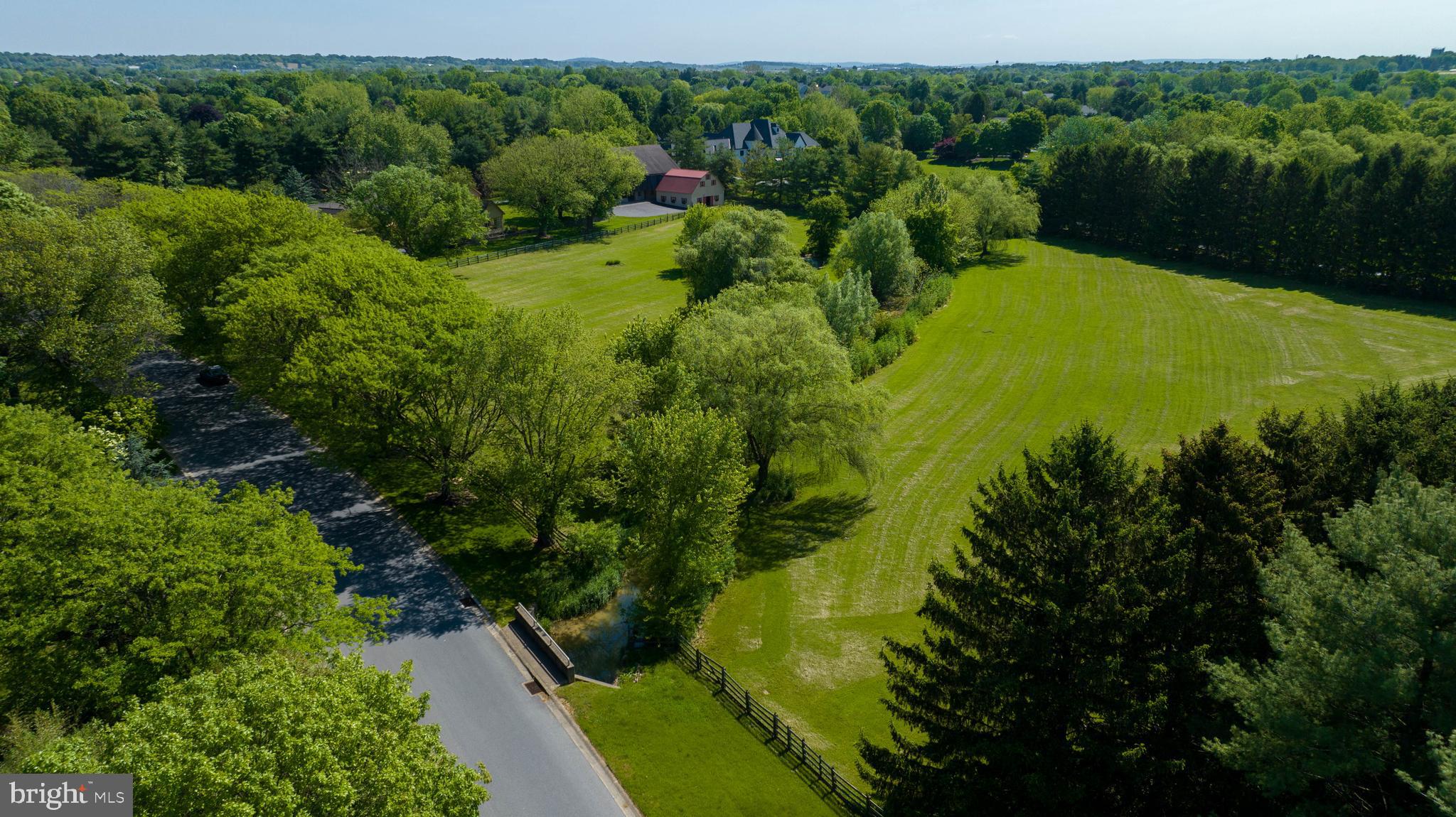 550 Stonehenge Drive Lititz, PA 17543 - Photo 3 of 45