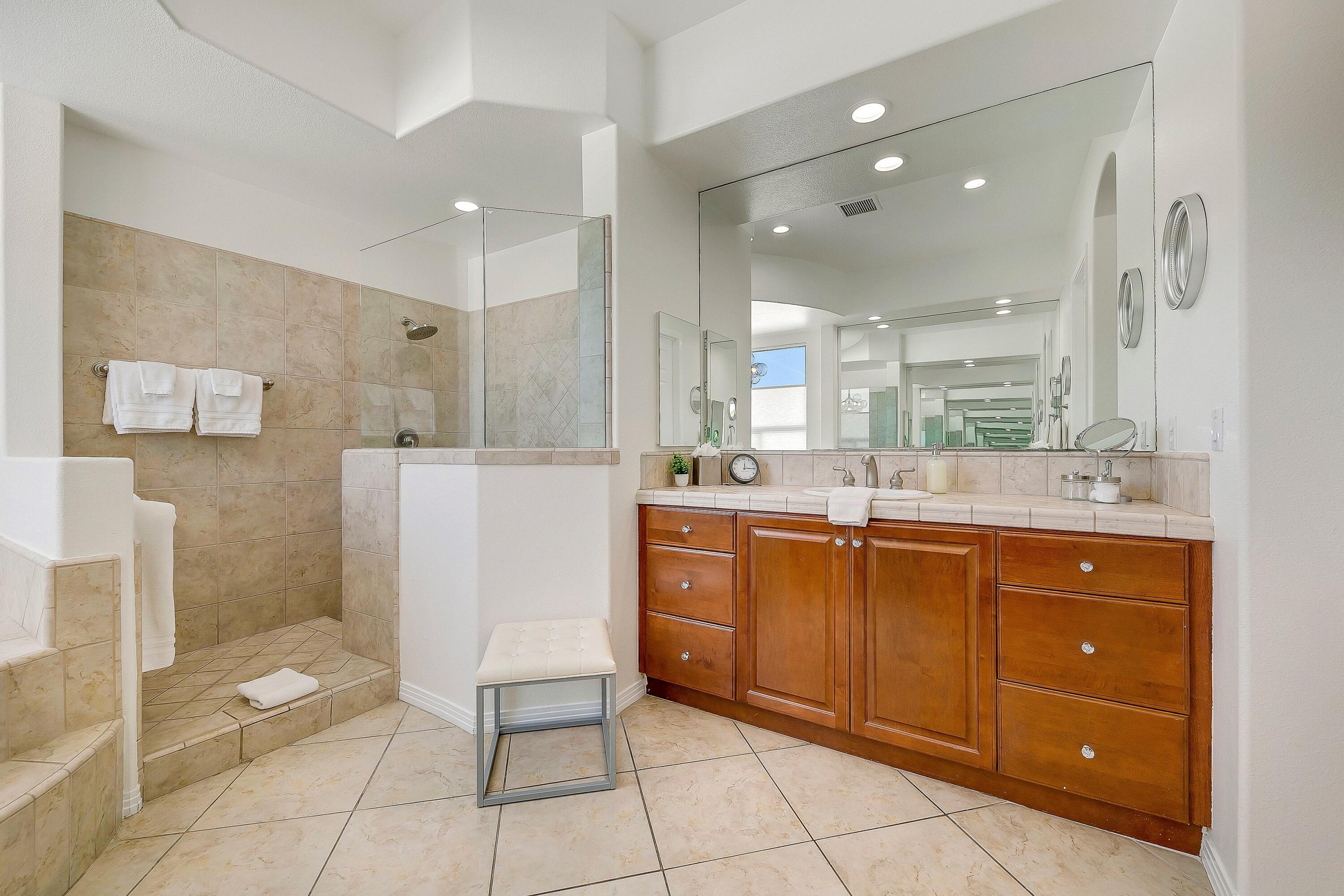 48678 Cascade Street Indio, CA 92201 - Photo 27 of 78 060_81_master_bath_full_610