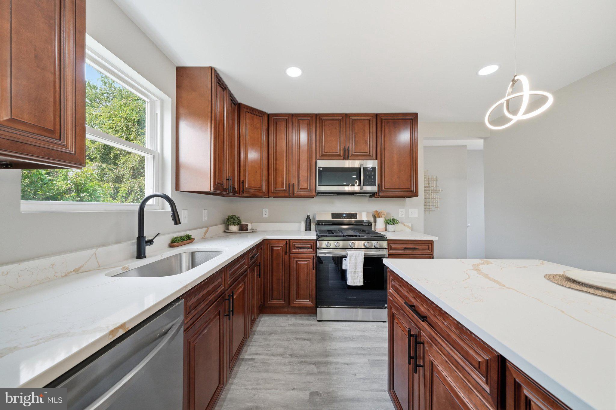 11716 Kingtree Street Silver Spring, MD 20902 - Photo 17 of 52 DSC06166