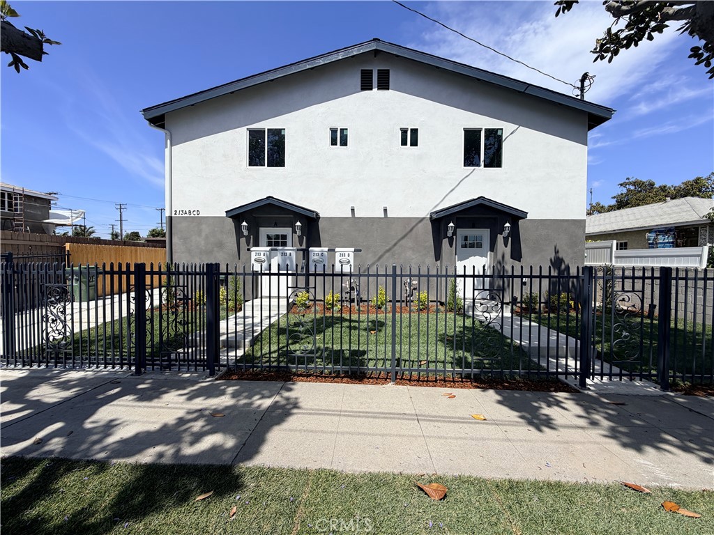 213 East Raymond Street Compton, CA 90220 - Photo 3 of 7