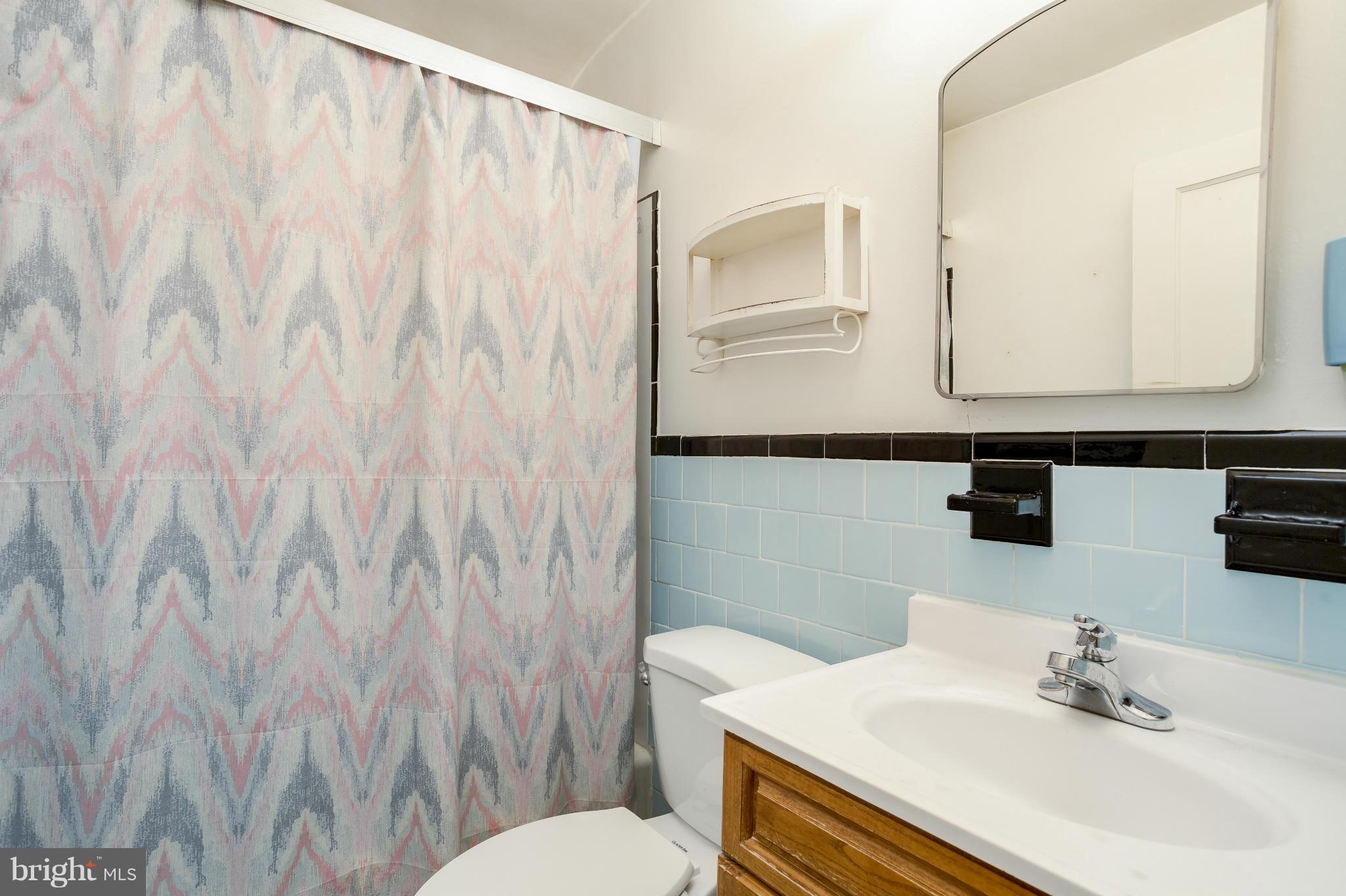 607 Middlesex Road Baltimore, MD 21221 - Photo 13 of 15 Bath