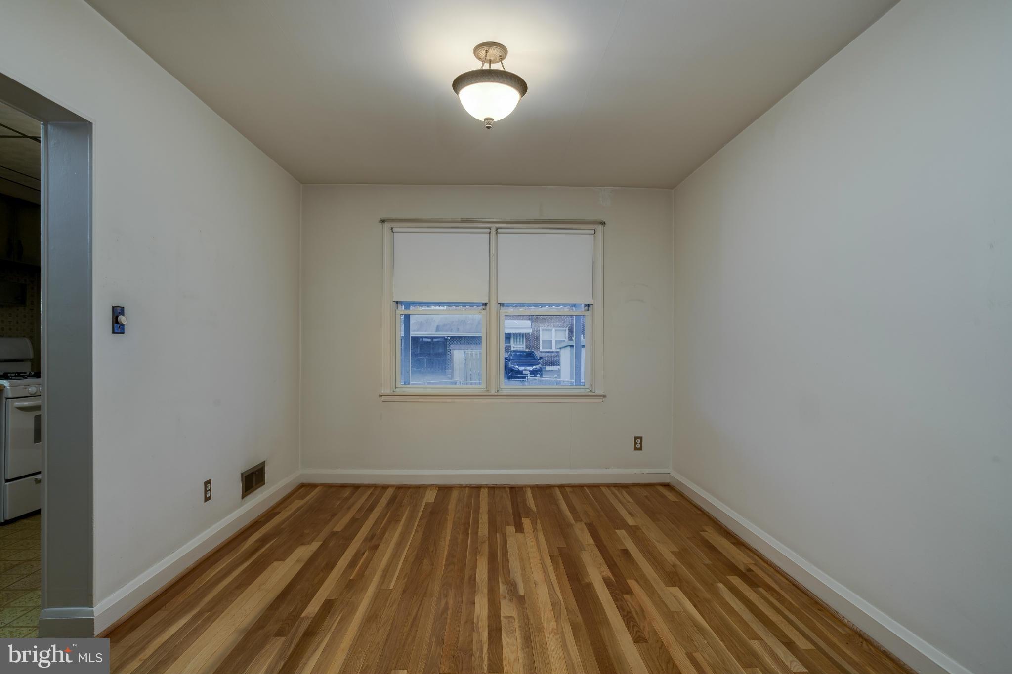 607 Middlesex Road Baltimore, MD 21221 - Photo 5 of 15 Dining Room