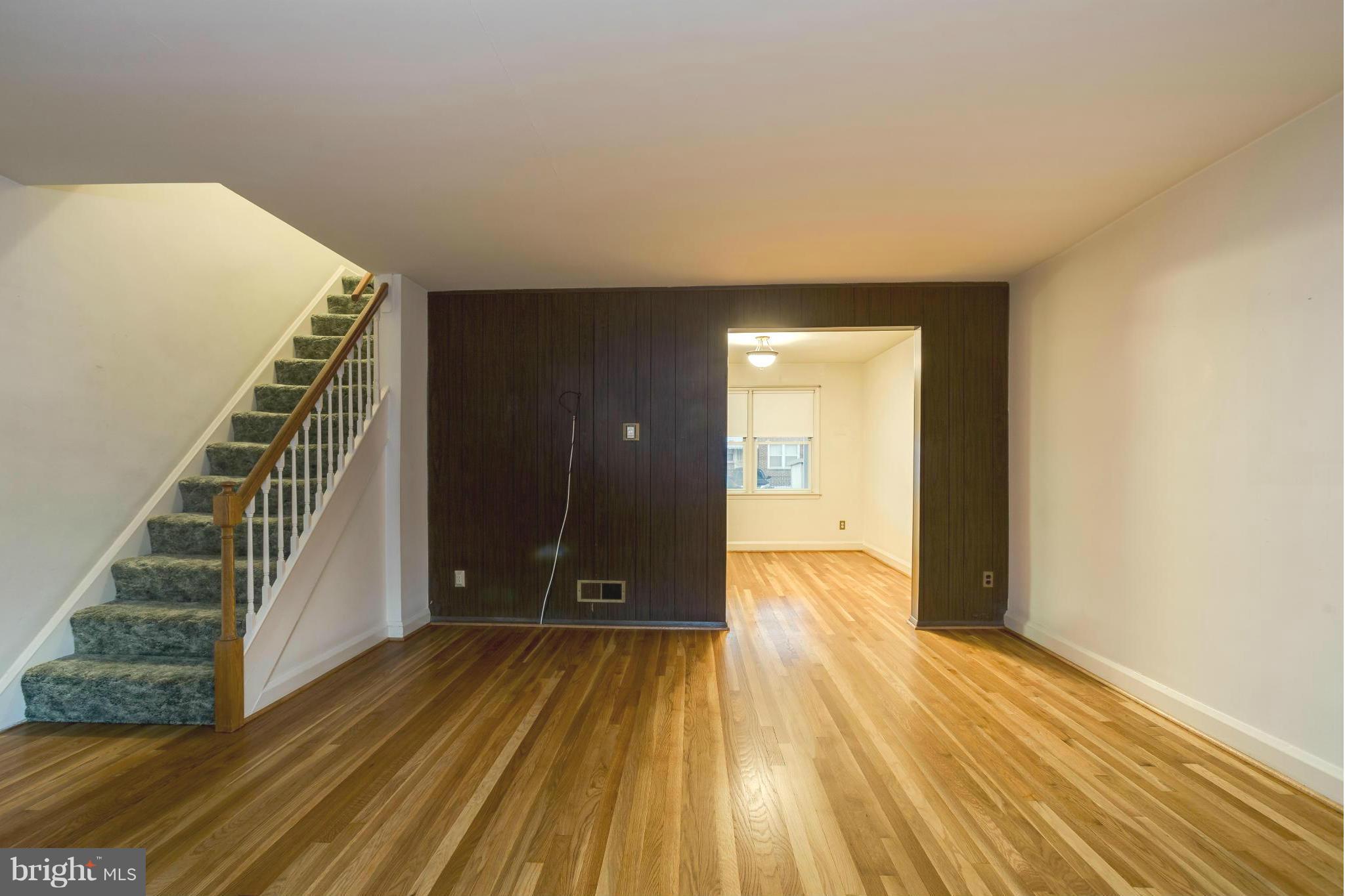 607 Middlesex Road Baltimore, MD 21221 - Photo 8 of 15 Living Room