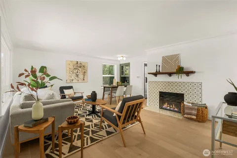 $850,000 | 4411 50th Avenue Southwest, Seattle, WA 98116