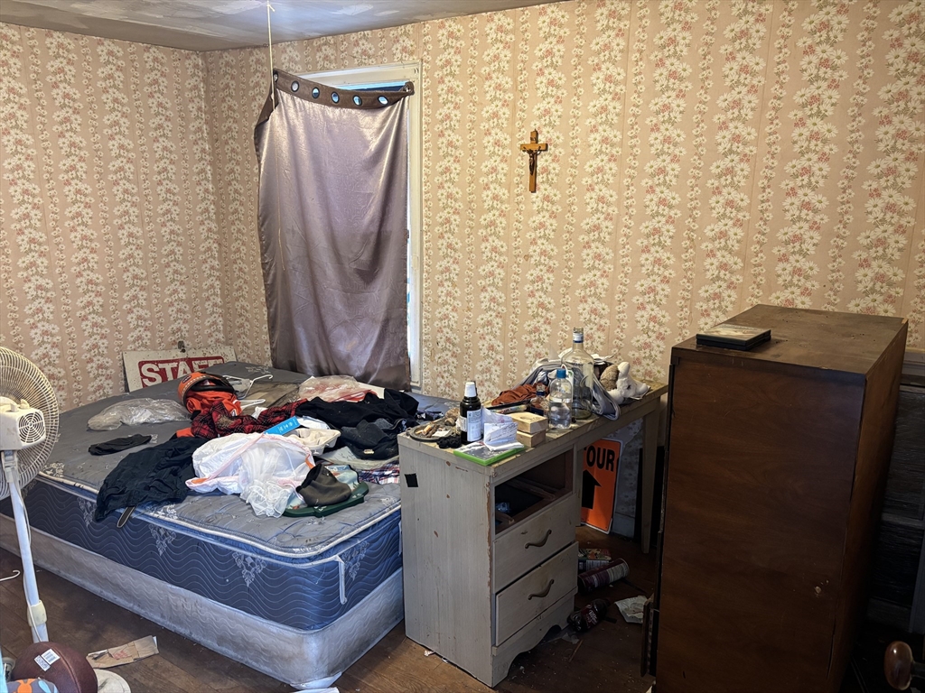 79 Pleasant Street Ware, MA 01082 - Photo 6 of 15