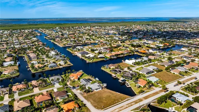 $525,000 | 2503 Southwest 41st Street, Cape Coral, FL 33914