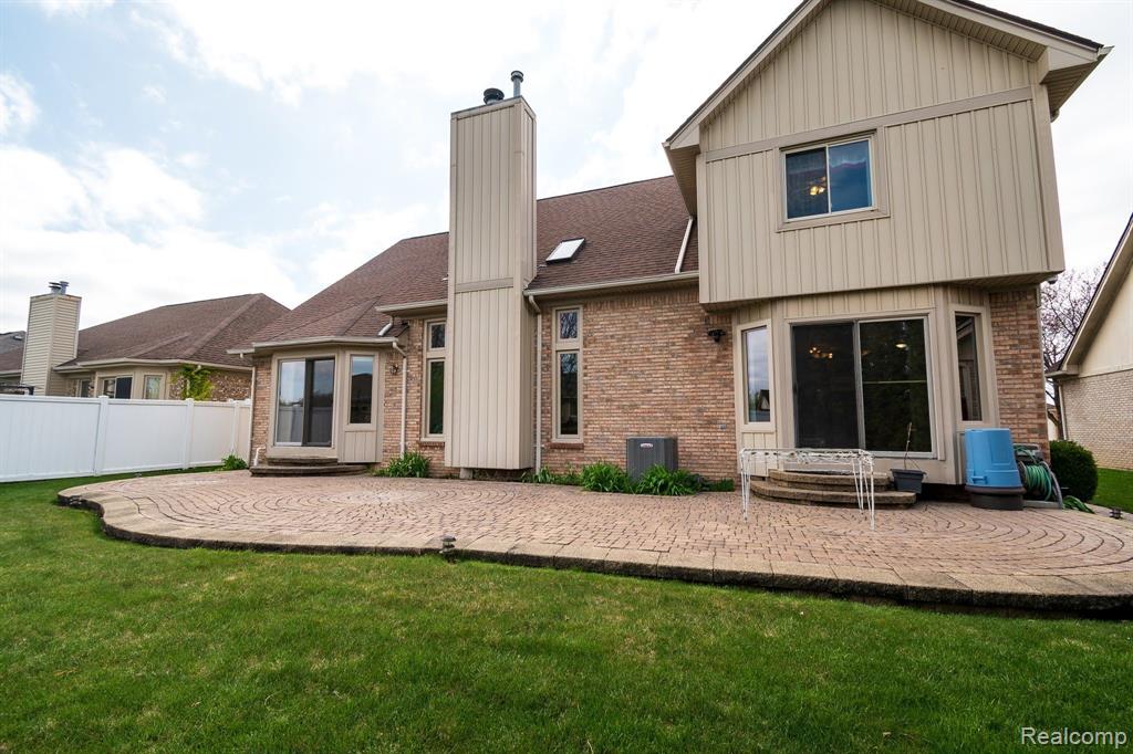34246 Pioneer Road Fraser, MI 48026 - Photo 5 of 36