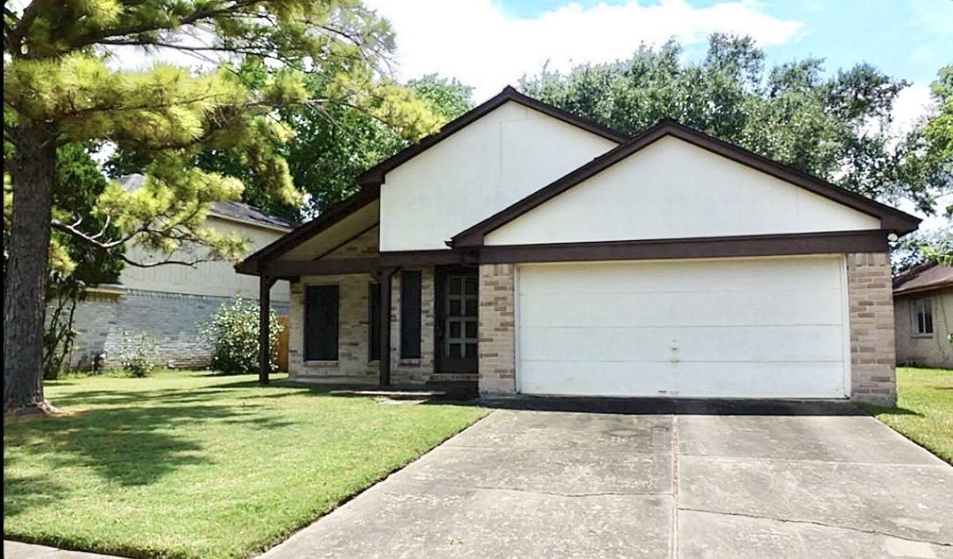 16231 Rancho Blanco Drive Houston, TX 77083 - Photo 2 of 10