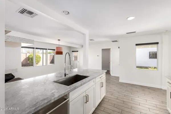 $579,000 | 3930 East Oak Street, Phoenix, AZ 85008