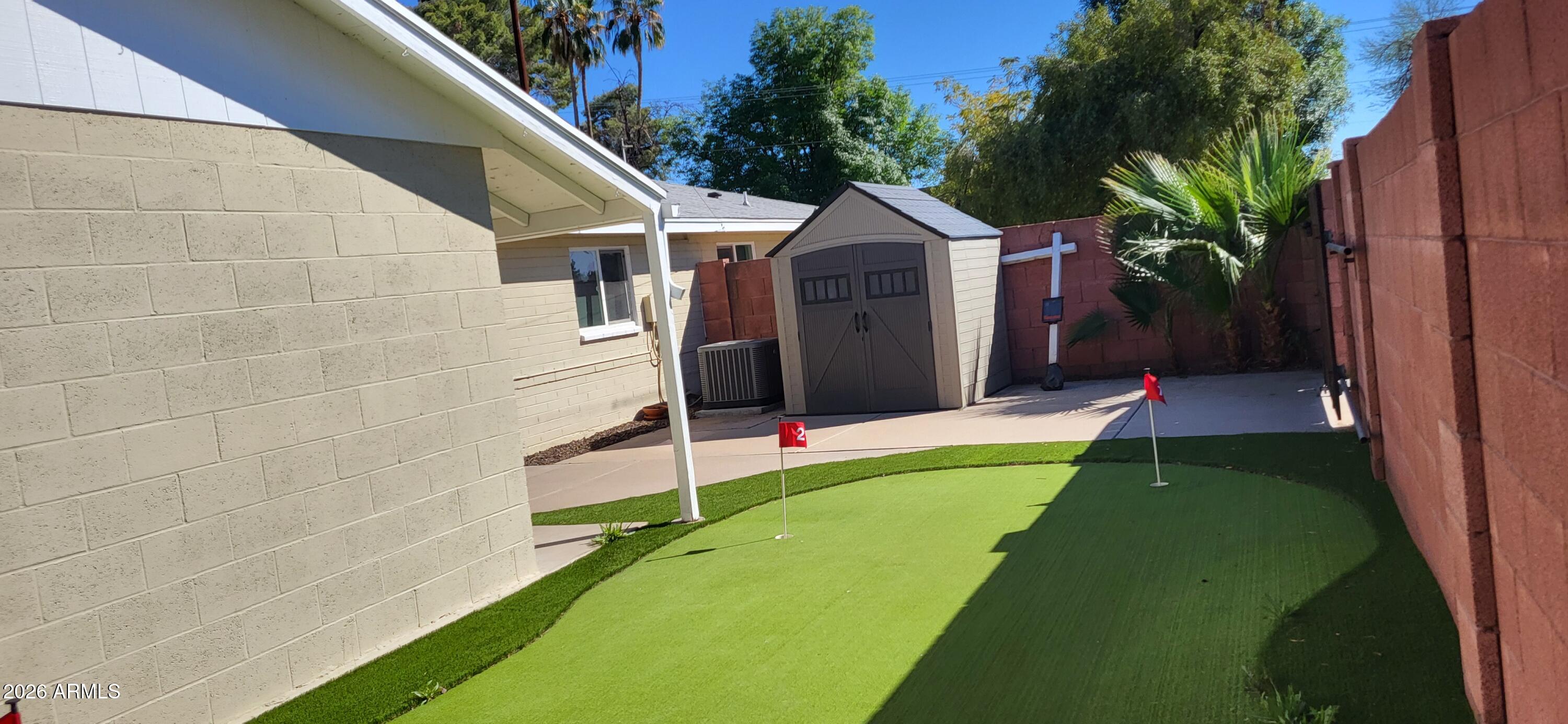 3930 East Oak Street Phoenix, AZ 85008 - Photo 55 of 61 3930 Oak Putting Green