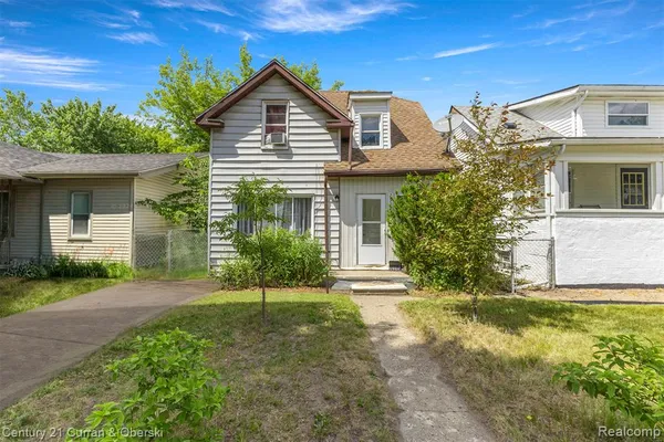 $125,000 | 25520 New York Street, Dearborn Heights, MI 48125