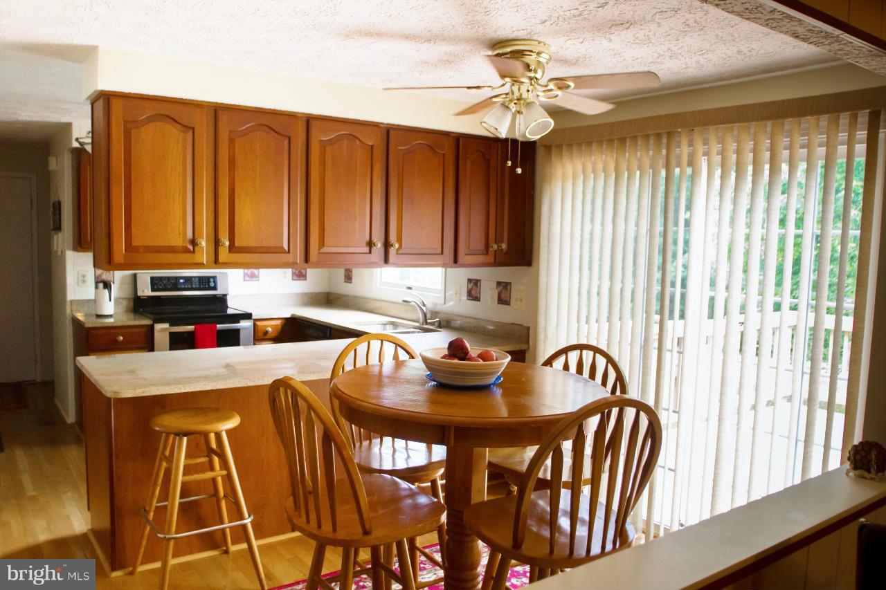 9216 Briarchip Street Laurel, MD 20708 - Photo 19 of 30 eat in kitchen