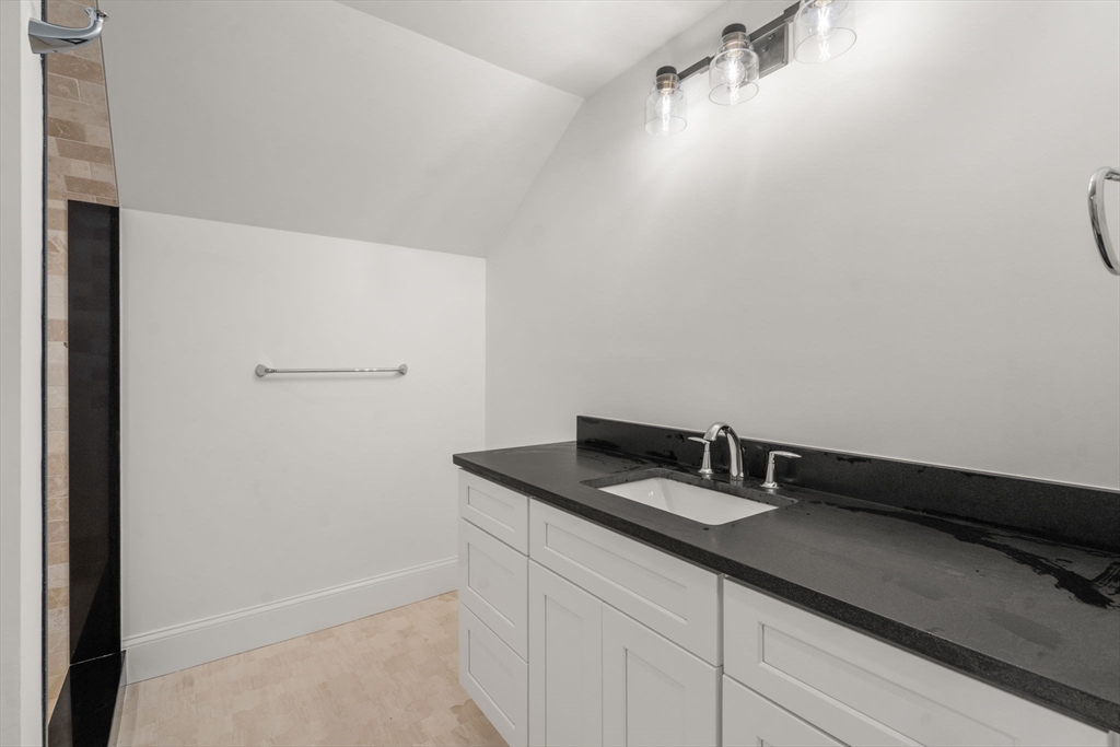 201 Lowell Road Wellesley, MA 02481 - Photo 18 of 41