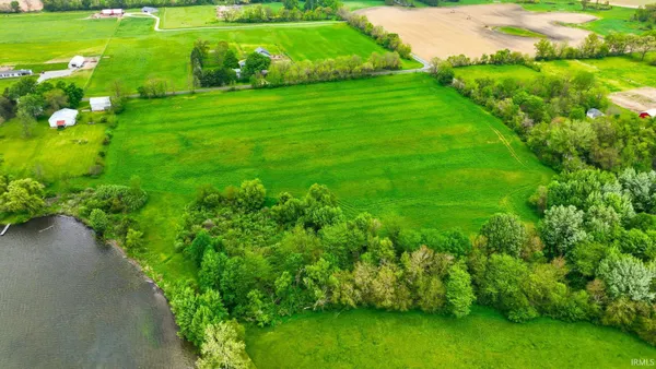 100 W Road, Howe, IN 46746