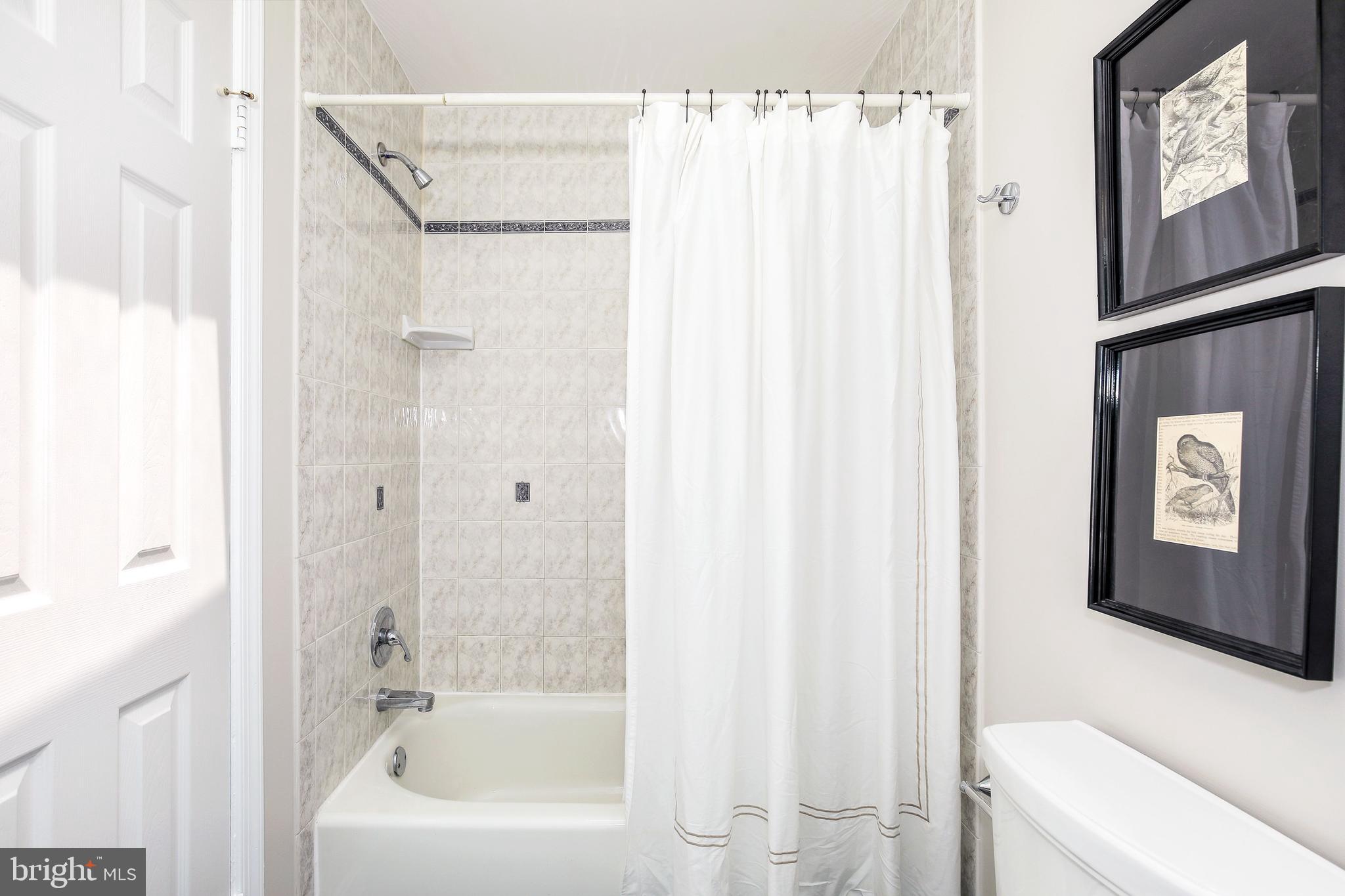 907 12th Street Southeast Washington, DC 20003 - Photo 18 of 24 Full Bath