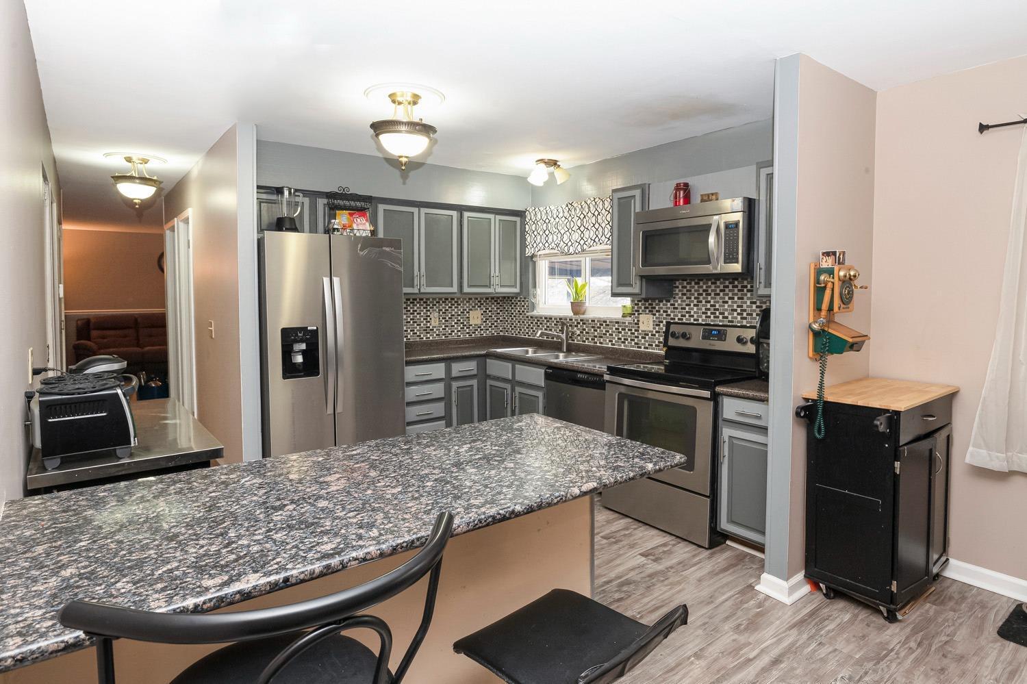 4317 Glenhaven Road Cincinnati, OH 45238 - Photo 5 of 22 Gallery Image 5