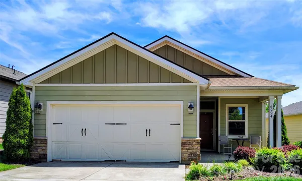$485,000 | 6224 Raven Rock Drive, Denver, NC 28037