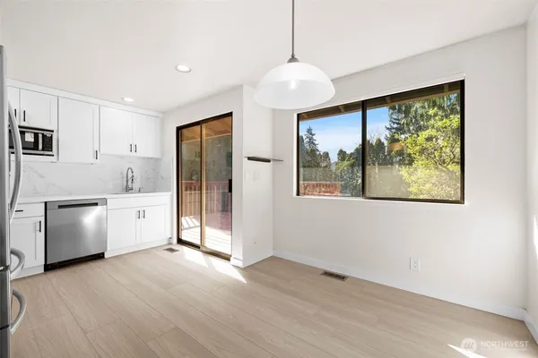 $4,500 | 917 North 100th Street, Seattle, WA 98103