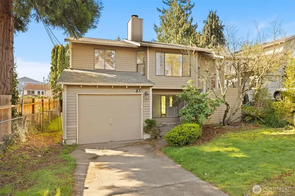 $4,500 | 917 North 100th Street, Seattle, WA 98103