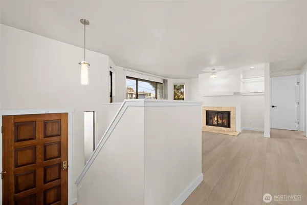 $4,500 | 917 North 100th Street, Seattle, WA 98103