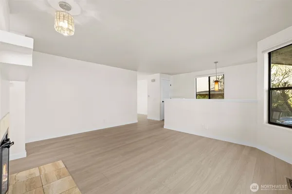 $4,500 | 917 North 100th Street, Seattle, WA 98103