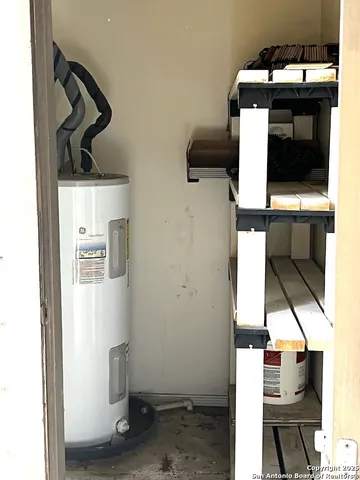 $1,050 | 8655 Datapoint, Unit 404, San Antonio, TX 78229